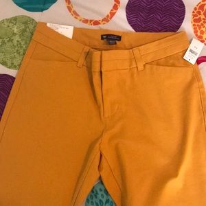 GAP Mustard cropped pants